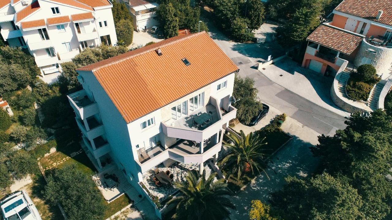 Apartments Lola Новалья Экстерьер фото